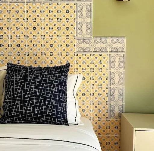 Historical Center, Large 2 Bedroom Apartment, Bright & Stylish