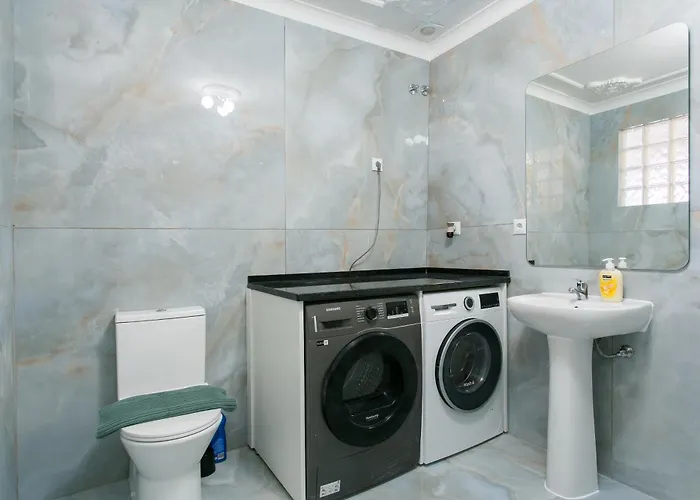 Historical Center, Large 2 Bedroom Apartment, Bright & Stylish