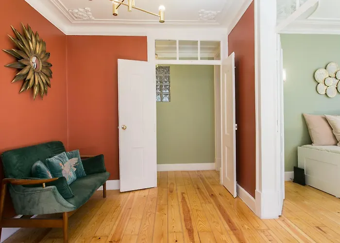 Historical Center, Large 2 Bedroom Apartment, Bright & Stylish Lejlighed Lisboa