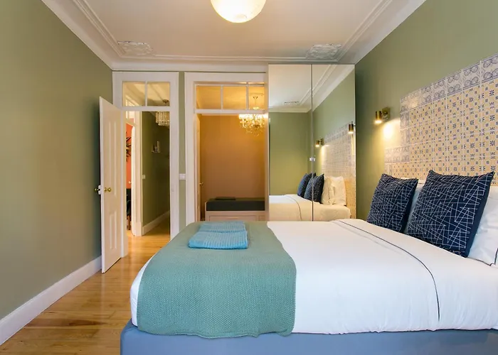 Lejlighed Historical Center, Large 2 Bedroom Apartment, Bright & Stylish *