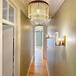 Historical Center, Large 2 Bedroom Apartment, Bright & Stylish Διαμέρισμα