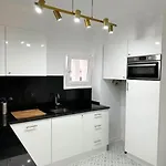 Διαμέρισμα Historical Center, Large 2 Bedroom Apartment, Bright & Stylish *