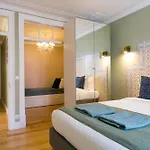 Historical Center, Large 2 Bedroom Apartment, Bright & Stylish Lisboa