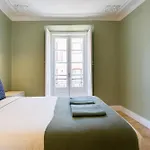 Historical Center, Large 2 Bedroom Apartment, Bright & Stylish Lisboa