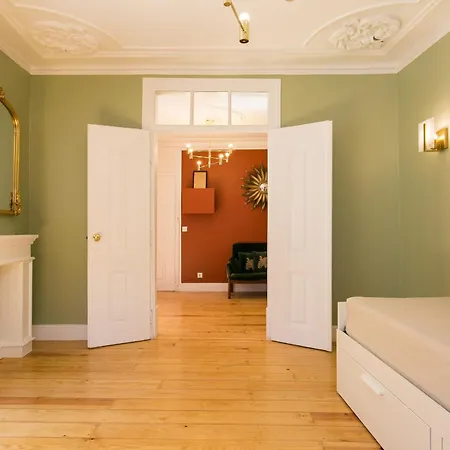 Historical Center, Large 2 Bedroom Apartment, Bright & Stylish Διαμέρισμα