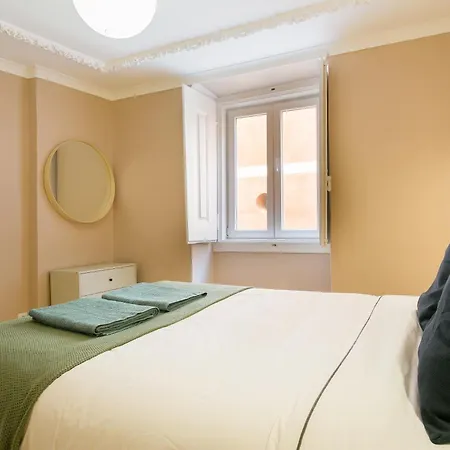 Апартаменты Historical Center, Large 2 Bedroom Apartment, Bright & Stylish Лиссабон