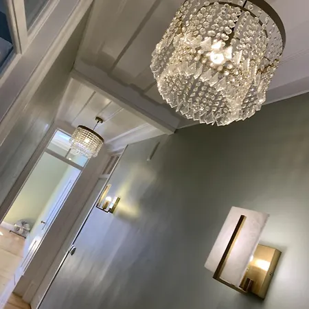 Διαμέρισμα Historical Center, Large 2 Bedroom Apartment, Bright & Stylish *