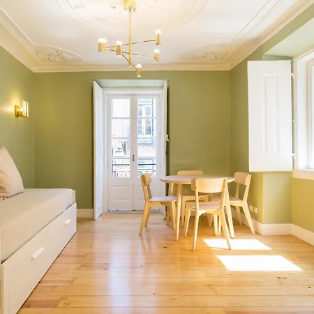 Апартаменты Historical Center, Large 2 Bedroom Apartment, Bright & Stylish