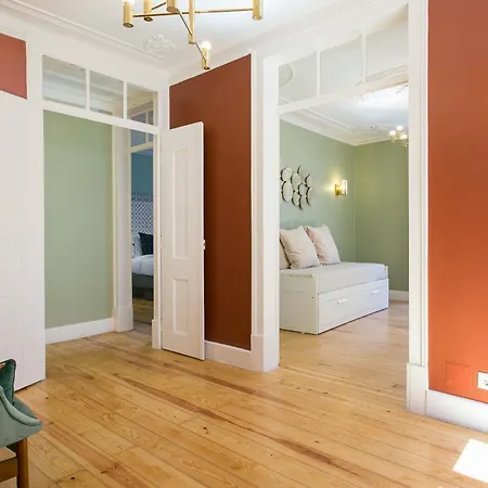 Διαμέρισμα Historical Center, Large 2 Bedroom Apartment, Bright & Stylish *