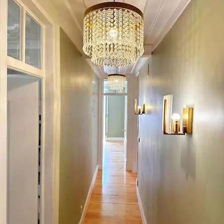 Historical Center, Large 2 Bedroom Apartment, Bright & Stylish Apartmán