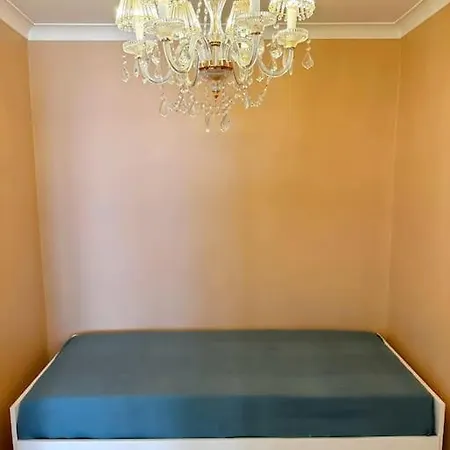 Historical Center, Large 2 Bedroom Apartment, Bright & Stylish Apartment Lisbon