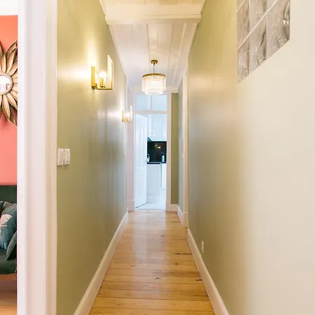 Apartment Historical Center, Large 2 Bedroom Apartment, Bright & Stylish Lisbon