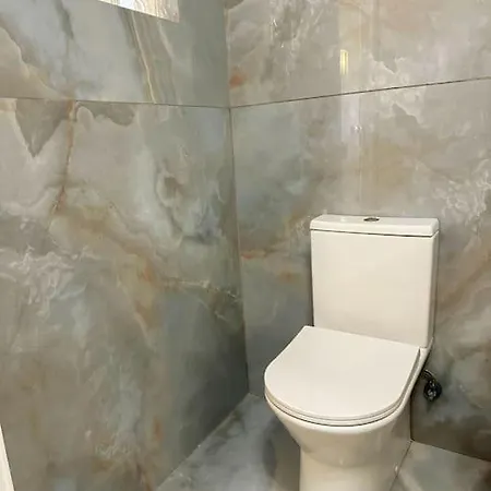 公寓 Historical Center, Large 2 Bedroom Apartment, Bright & Stylish Lisboa