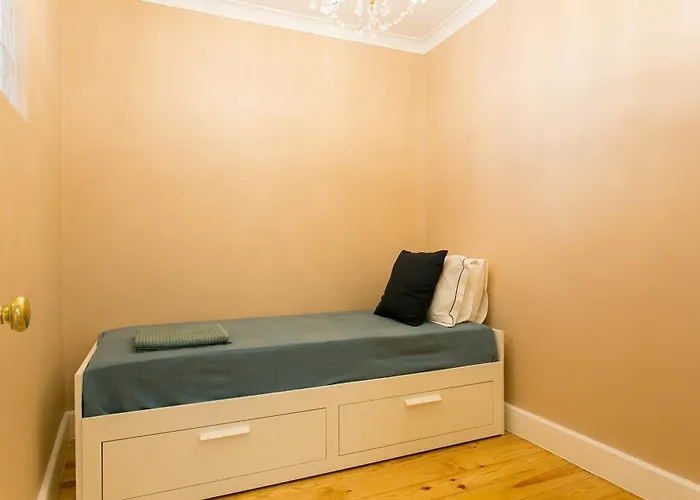 Historical Center, Large 2 Bedroom Apartment, Bright & Stylish Lägenhet