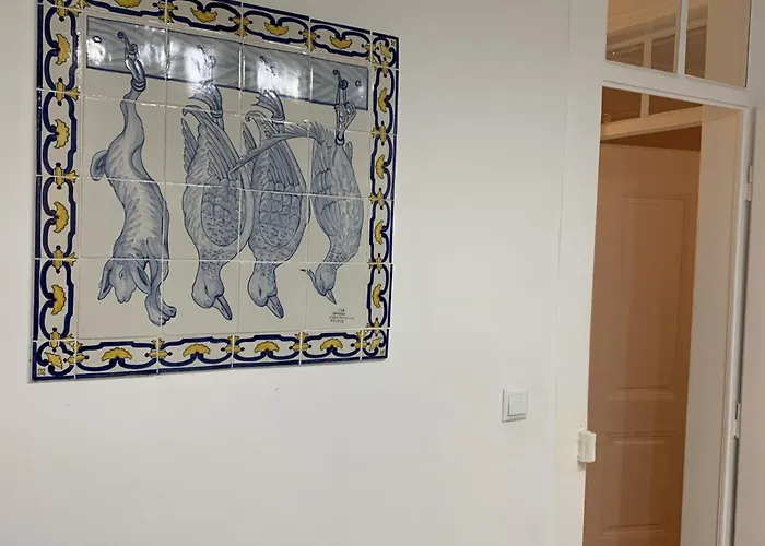 Historical Center, Large 2 Bedroom Apartment, Bright & Stylish Lisboa